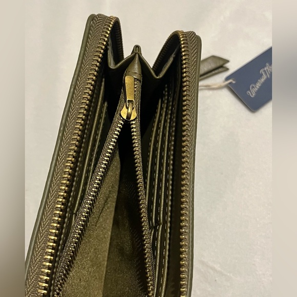 Universal Thread Olive Green Wallet with Gold Zipper Accents New with Tags NWT - Picture 11 of 14